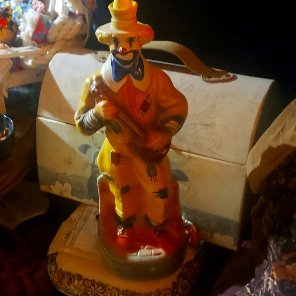 Liqour shrine clown